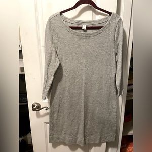 Light gray casual sweater dress, size Large, brand new material.